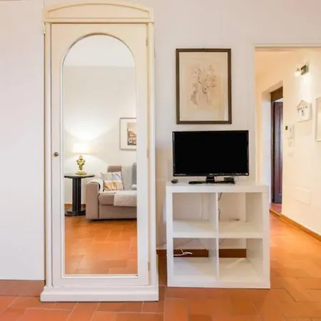Dalu Lucilla - Private Car Park 15 Minutes To The Center Apartment Florence