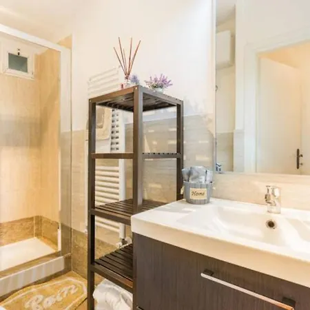 Dalu Lucilla - Private Car Park 15 Minutes To The Center Apartment