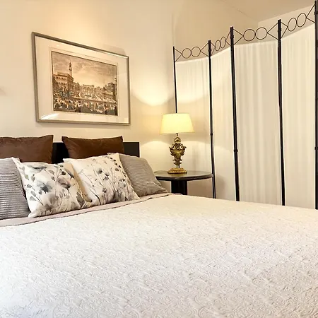 Dalu Lucilla - Private Car Park 15 Minutes To The Center Apartment