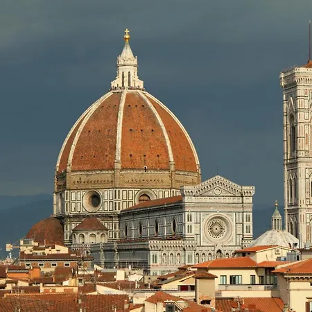 Dalu Lucilla - Private Car Park 15 Minutes To The Center شقة